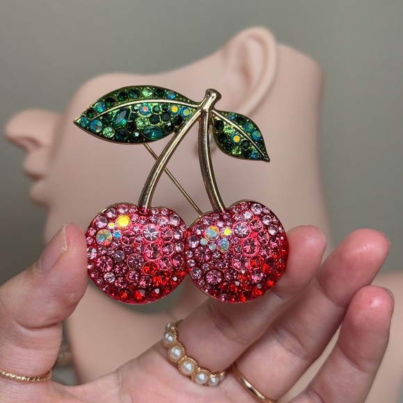 Red and Green Cherry Brooch - Picture 4 of 5